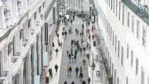 L'indicateur de confiance des consommateurs a légèrement augmenté en décembre.