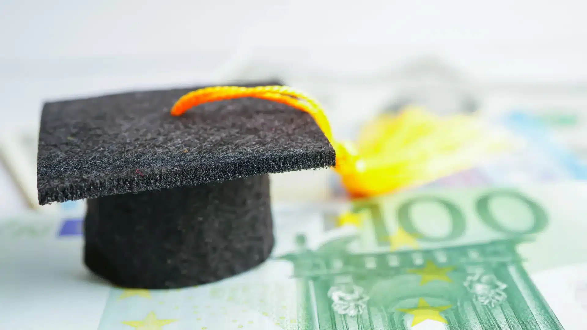 Lisbonne : De nouveaux doctorants protestent vendredi contre les retards de bourses.