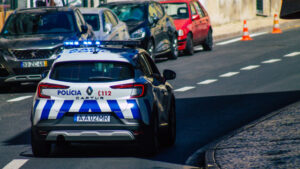 Lisbonne : Il escalade un immeuble jusqu'au 2e étage et entre dans la maison de la victime avec un cutter.