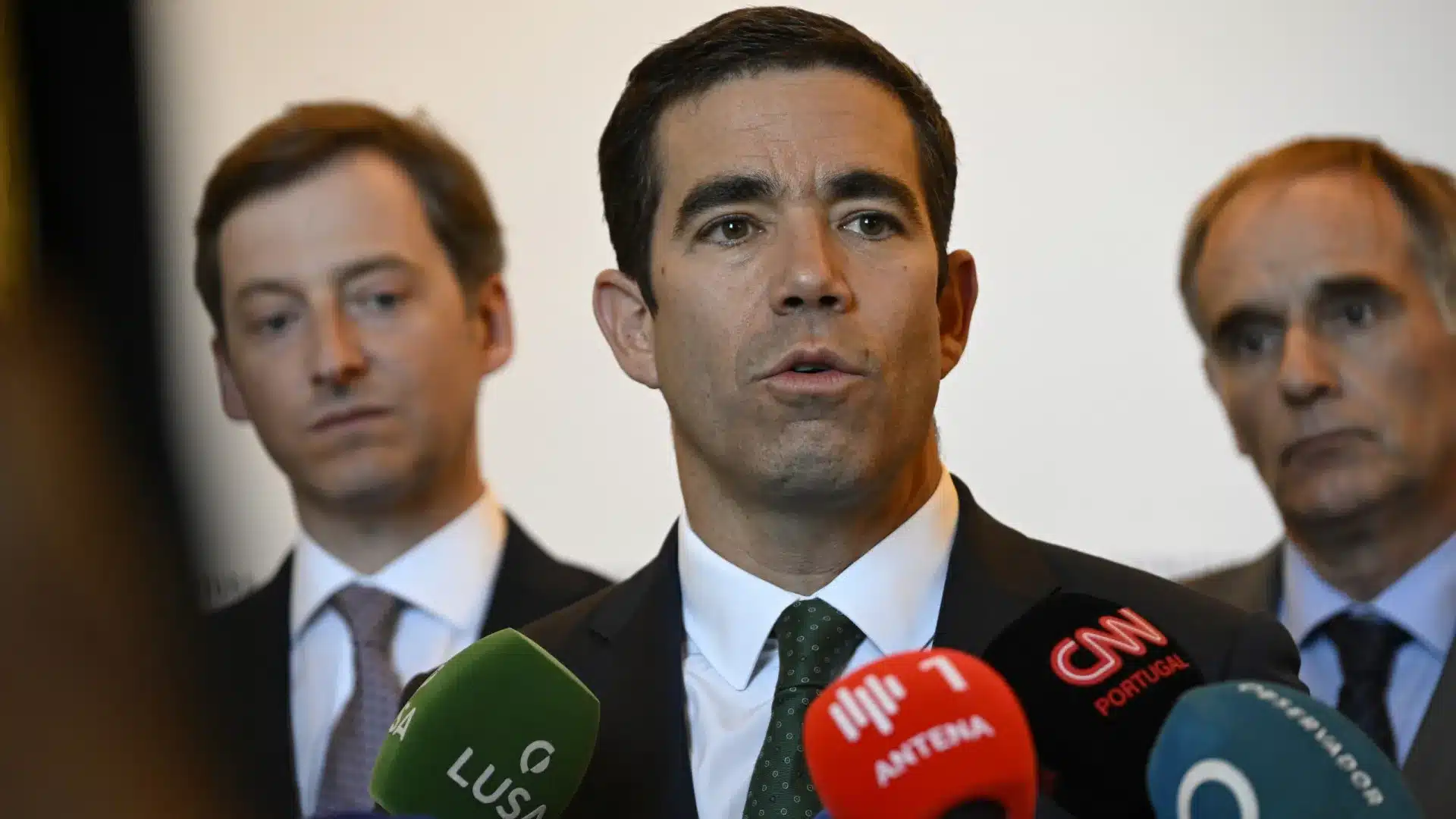 Mauvais temps ? "Le soutien de l'État est toujours complémentaire" aux assurances