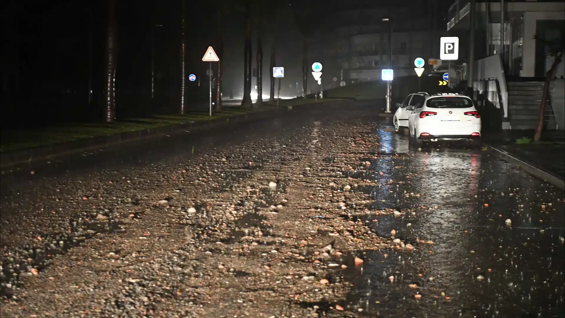 Mauvais temps : un glissement de terrain coupe la EN230 à Águeda