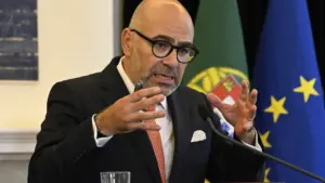 "Morrer na praia"? L'appel du ministre au secteur du ciment pour le logement