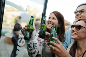 "Na Bebida Certa" : La plateforme montre que boire sans excès est le nouveau cool.