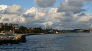 Navigation nocturne et à 5 kilomètres des barrages interdite sur le Douro.