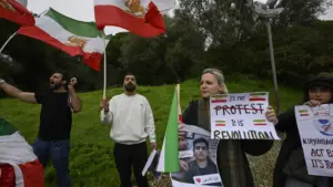 Organisateur de protestation iranien à Lisbonne demande une intervention internationale.