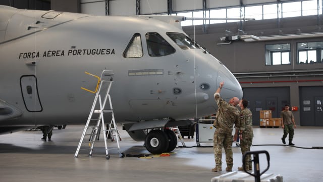 Padroeira de l'Armée de l'Air célébrée lors d'une messe traditionnelle (et il y a des images)