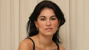 Passeport de la Brésilienne tuée par un footballeur retrouvé au Portugal.