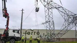 Près de 211 000 clients étaient encore sans électricité à 06h00.