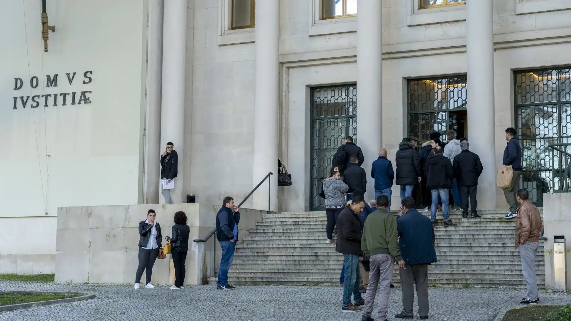 Professeur accusé de mauvais traitements nie les agressions au Tribunal de Leiria