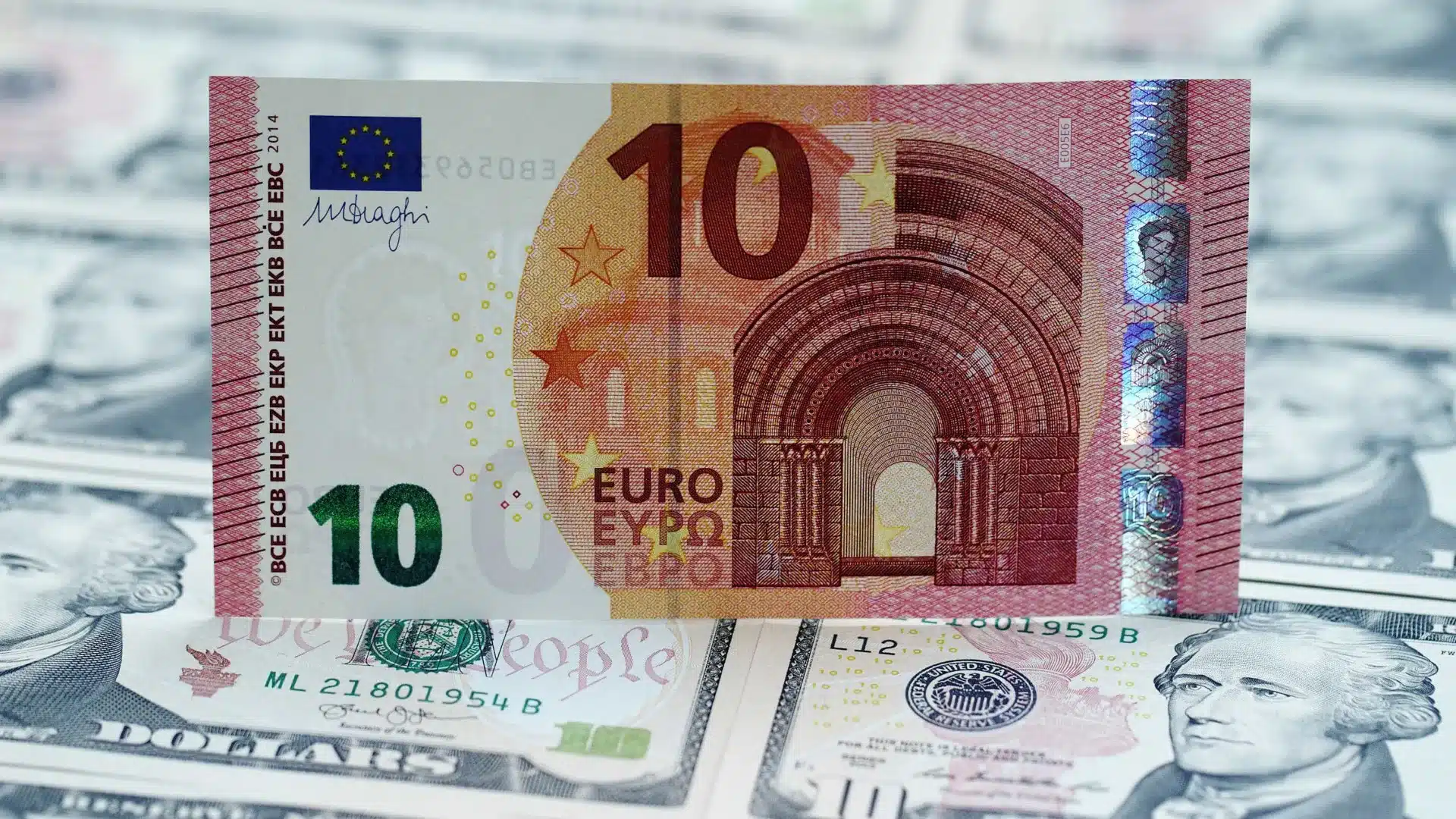 Que se passe-t-il BCE observe de près la chute du dollar face à l'euro