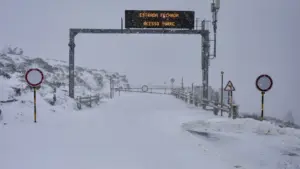 Route dans la Serra da Estrela fermée à nouveau en raison de chutes de neige.