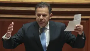 Santé : Montenegro dit que la 1ère responsabilité politique pour les défaillances est la sienne.