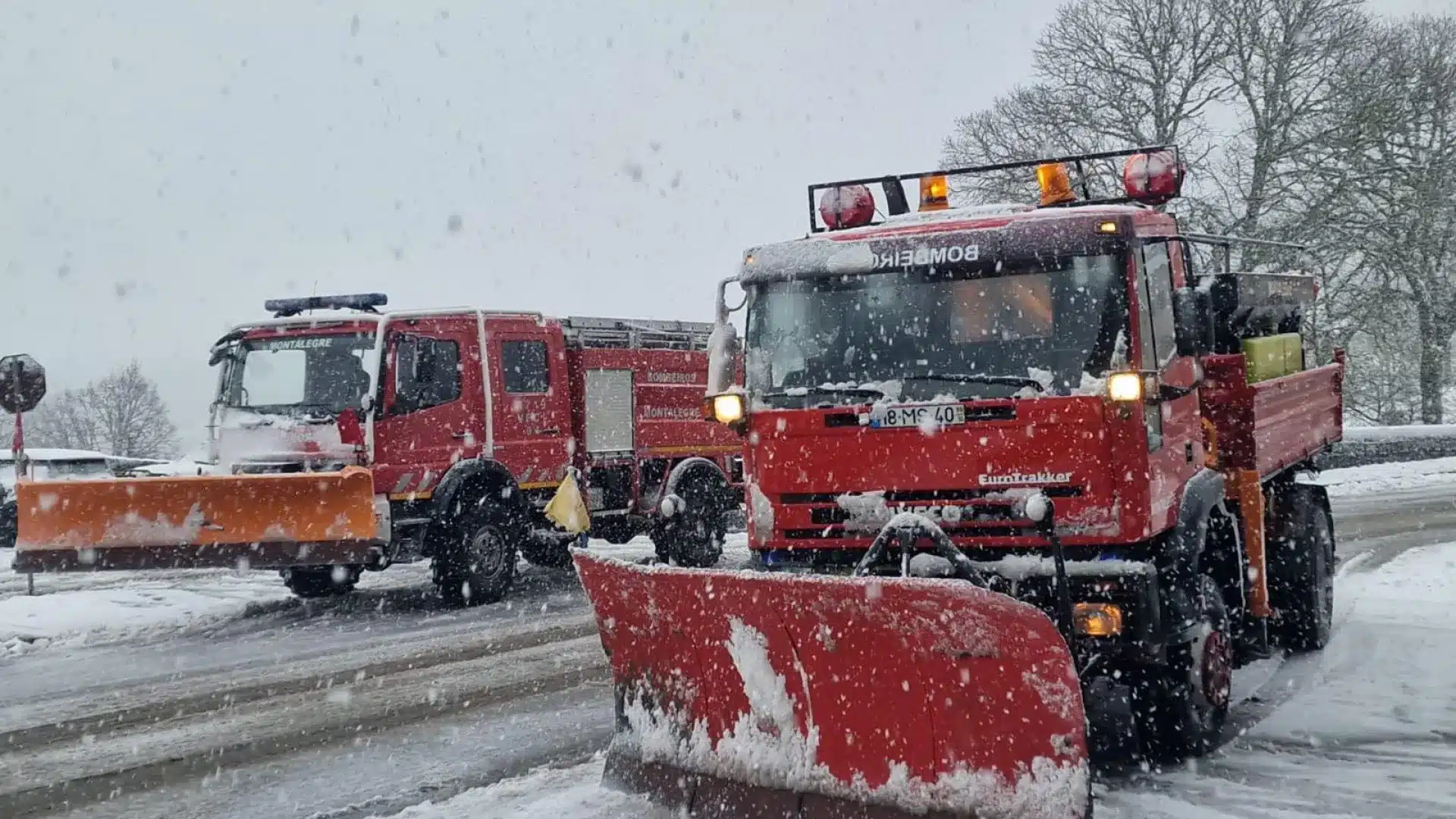 Tempête de neige à l'ancienne mobilise 15 véhicules et 15 opérateurs à Montalegre