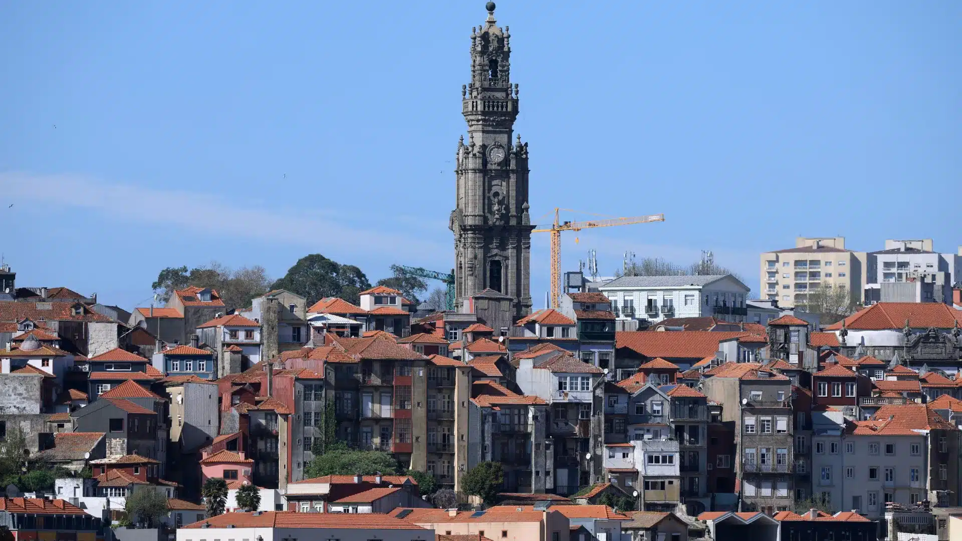 Torre dos Clérigos partiellement évacuée en raison d'un court-circuit dans une batterie
