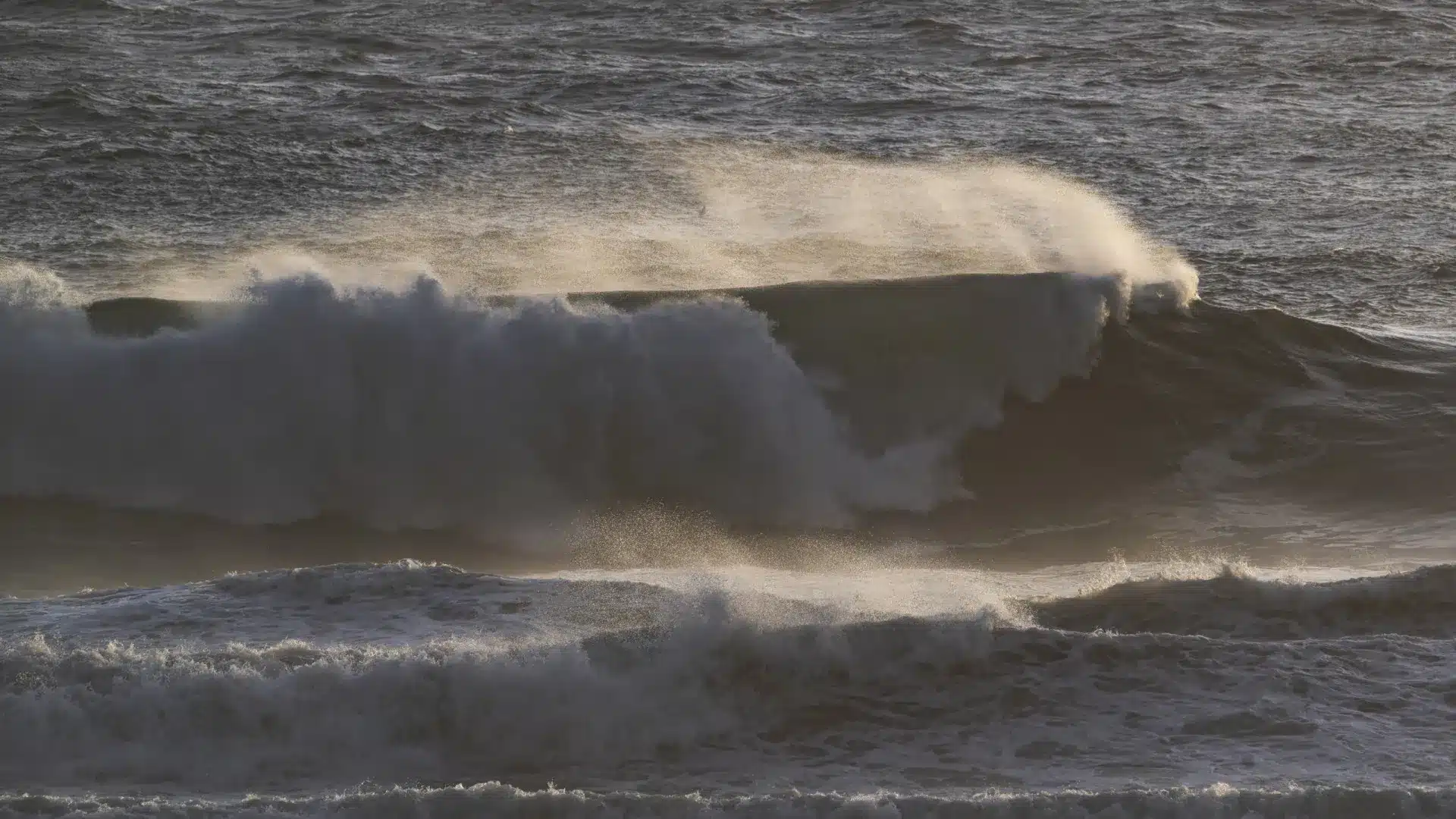 Toutes les îles des Açores sous avertissement jaune pour vent et agitation maritime.
