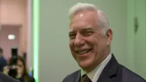 Un diplomate américain exalte la relation transatlantique malgré le bruit médiatique.