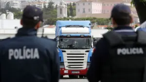 Un élément de la PSP et un militaire parmi les arrêtés lors d'une opération contre les néonazis.