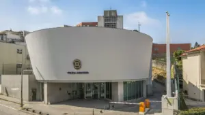 Un jeune arrêté par la PJ après avoir poignardé trois personnes à Santa Maria da Feira.