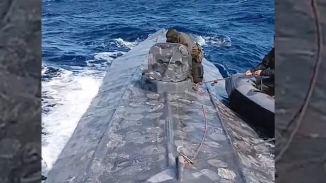 Une embarcation artisanale qui a laissé PJ "surprise" (et de la cocaïne dans l'océan)