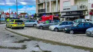 Une femme âgée est décédée à Quinta do Conde après avoir attendu 40 minutes pour être assistée.