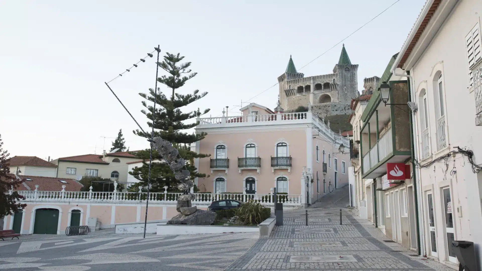 Vol de câbles et de gazole de générateurs affecte l'approvisionnement en eau à Porto de Mós.