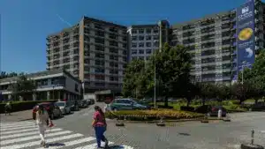 À cause du froid. Il perd une partie du pied à cause de la "négligence" de l'Hôpital de Guimarães.