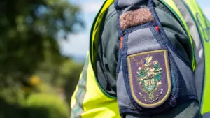 Agressé un senior à Sines et lui a volé 80 euros. Il a été arrêté par la GNR.