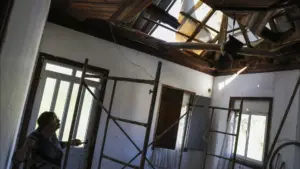 Aide et câlins de porte à porte, car ce ne sont pas seulement les toits qui se sont effondrés à Leiria.