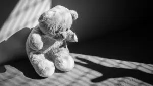 Arrêté après avoir abusé de membres de la famille (de moins de 5 ans). La mère a dénoncé.