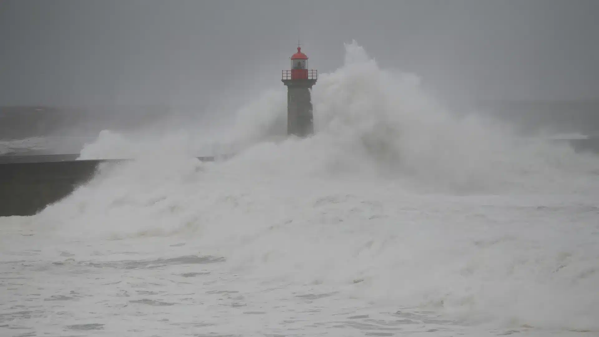 AU MINUTE : Six relogés à Figueira ; 119 occurrences de la nuit