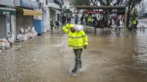 Au moins 53 personnes ont été évacuées depuis le 27 janvier, déclare la Protection Civile.