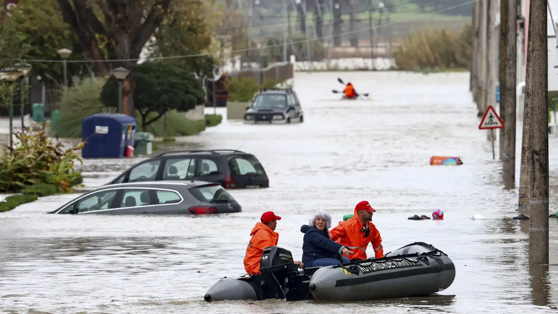 Barrage d'Aguieira avec la capacité de réduire les crues dans le bas Mondego