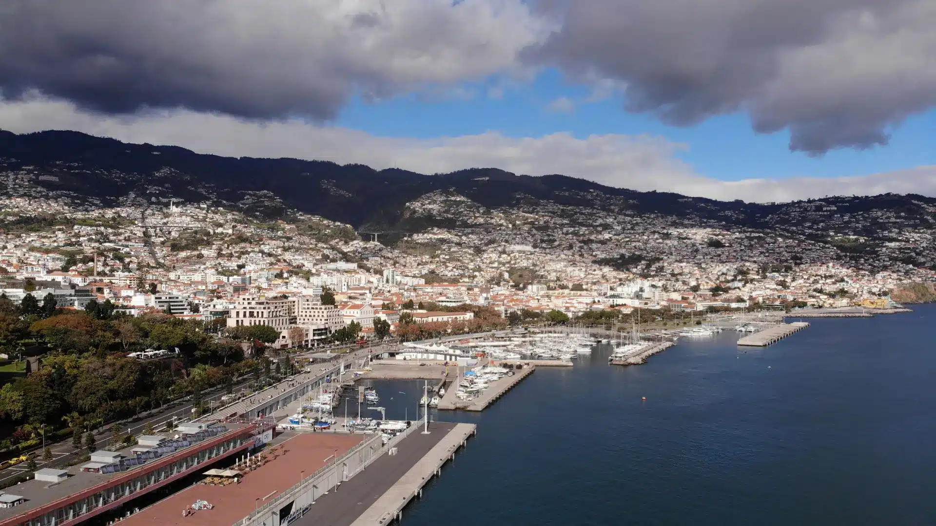 Capitania de Funchal prolonge l'avertissement pour la mer de Madère jusqu'à samedi
