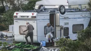 Caravanes en l'air et maisons préfabriquées volant dans les campings
