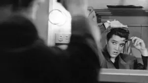 "C'est Elvis au sommet" : Un nouveau documentaire sur le musicien contient des images inédites.