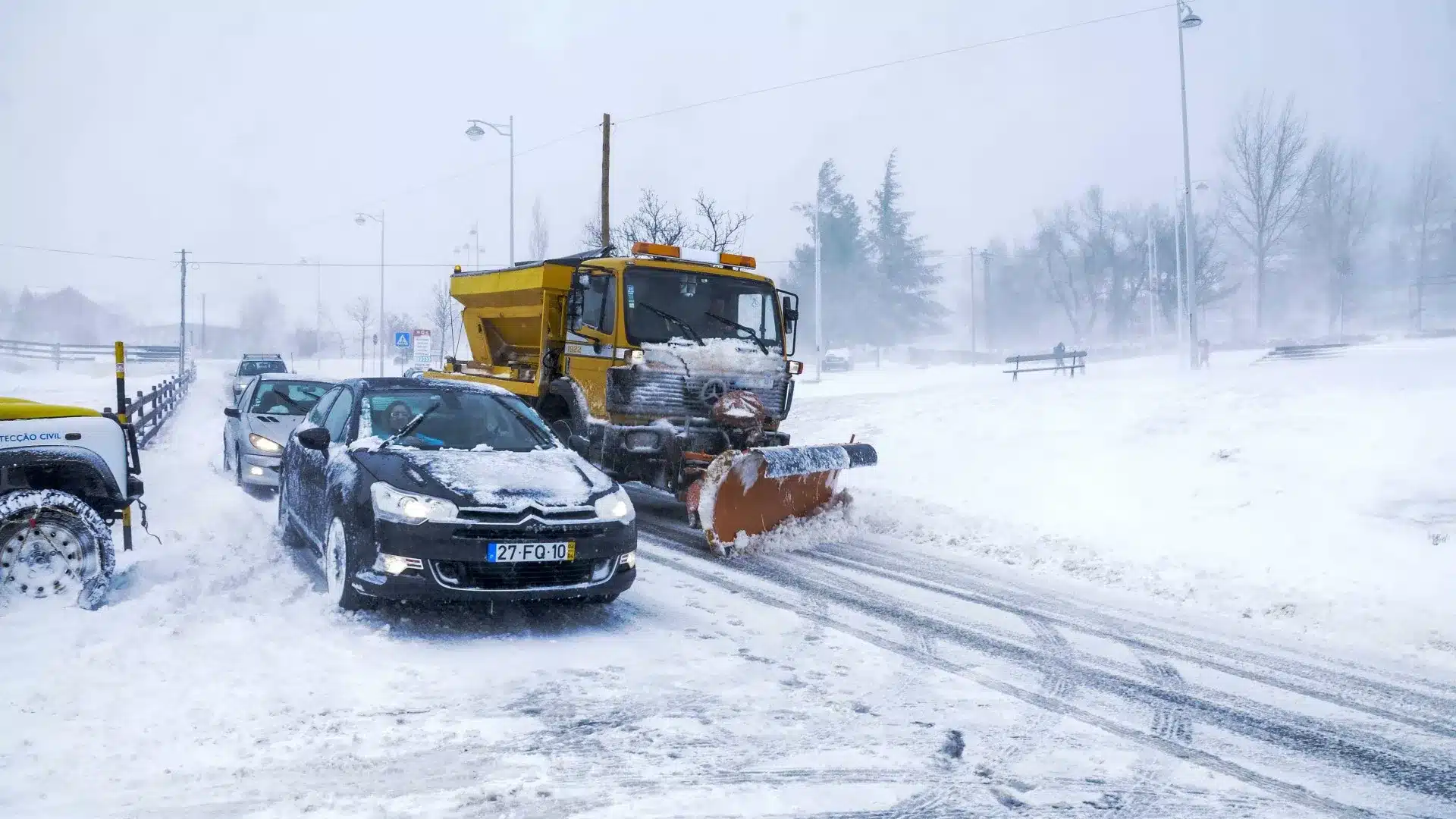 Chute de neige ferme les accès au massif central de la Serra da Estrela