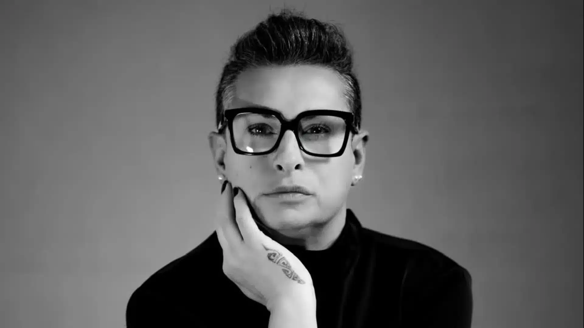 "De besta à bestial". Beta, la coiffeuse de Krespos qui a conquis le pays.