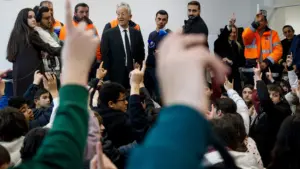 Des centaines d'enfants d'Ourém déclarent être toujours sans électricité chez eux.