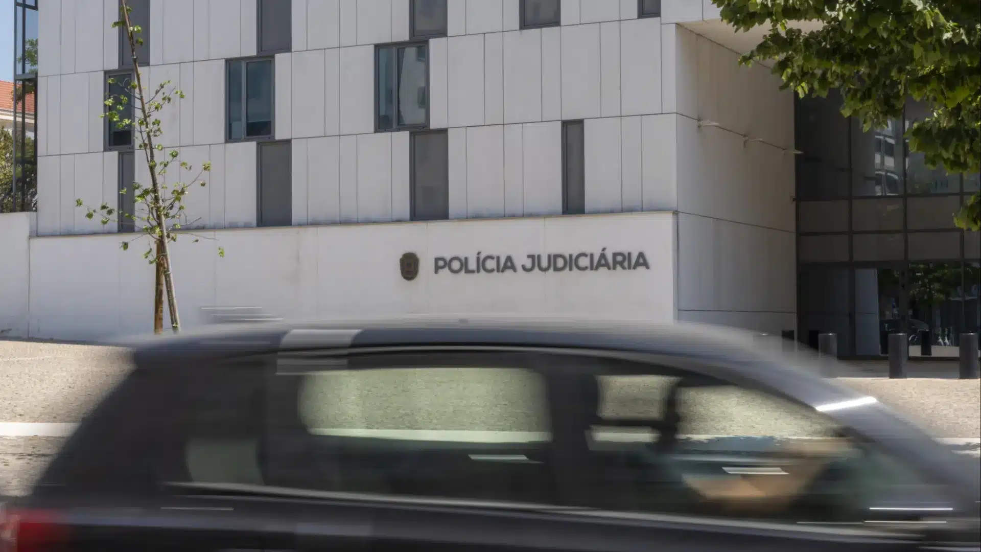 Deux jeunes enlevés à Lisbonne et contraints d'effectuer des virements bancaires.