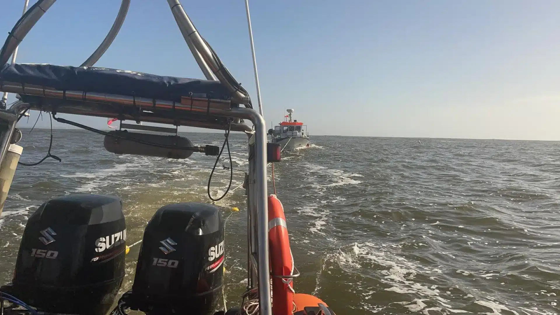 Deux pêcheurs secourus après une entrée d'eau dans un bateau à Sesimbra.