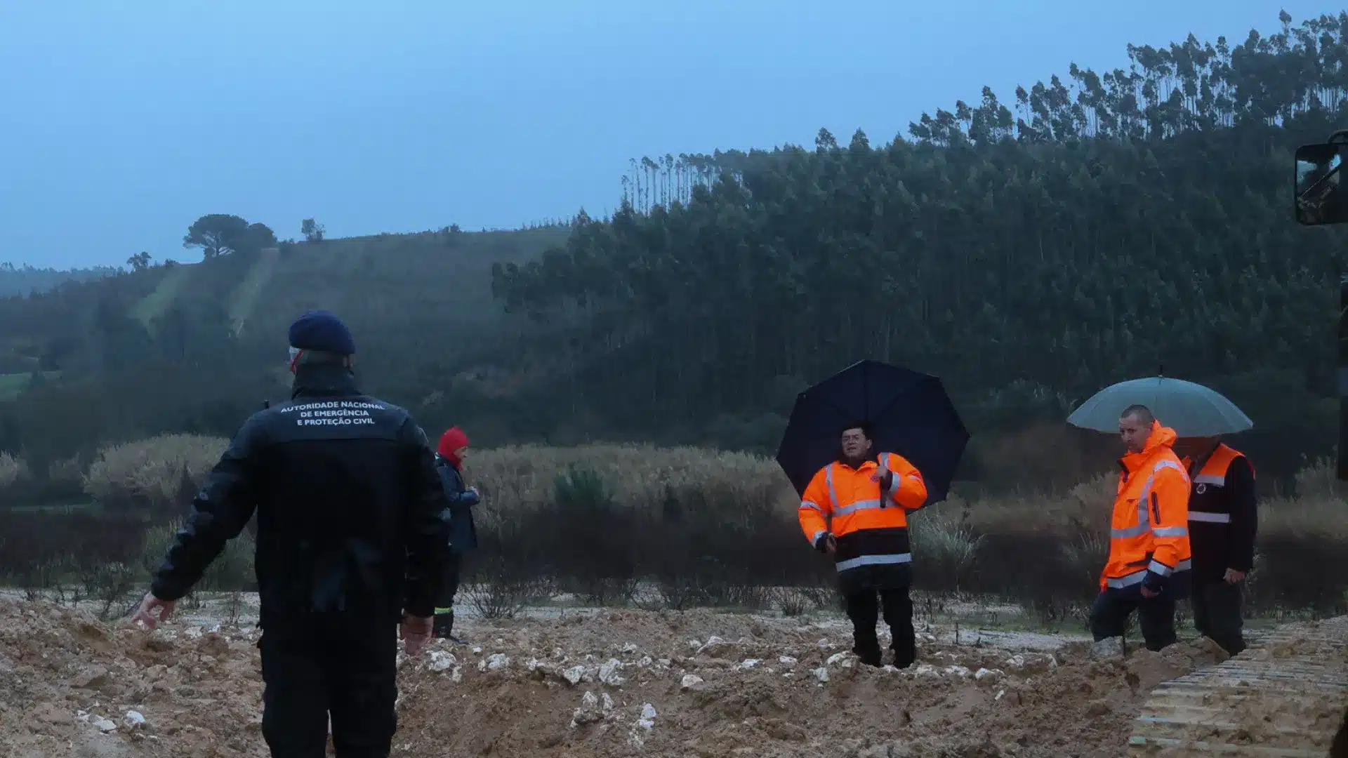 Dix personnes évacuées par précaution à Sobral de Monte Agraço
