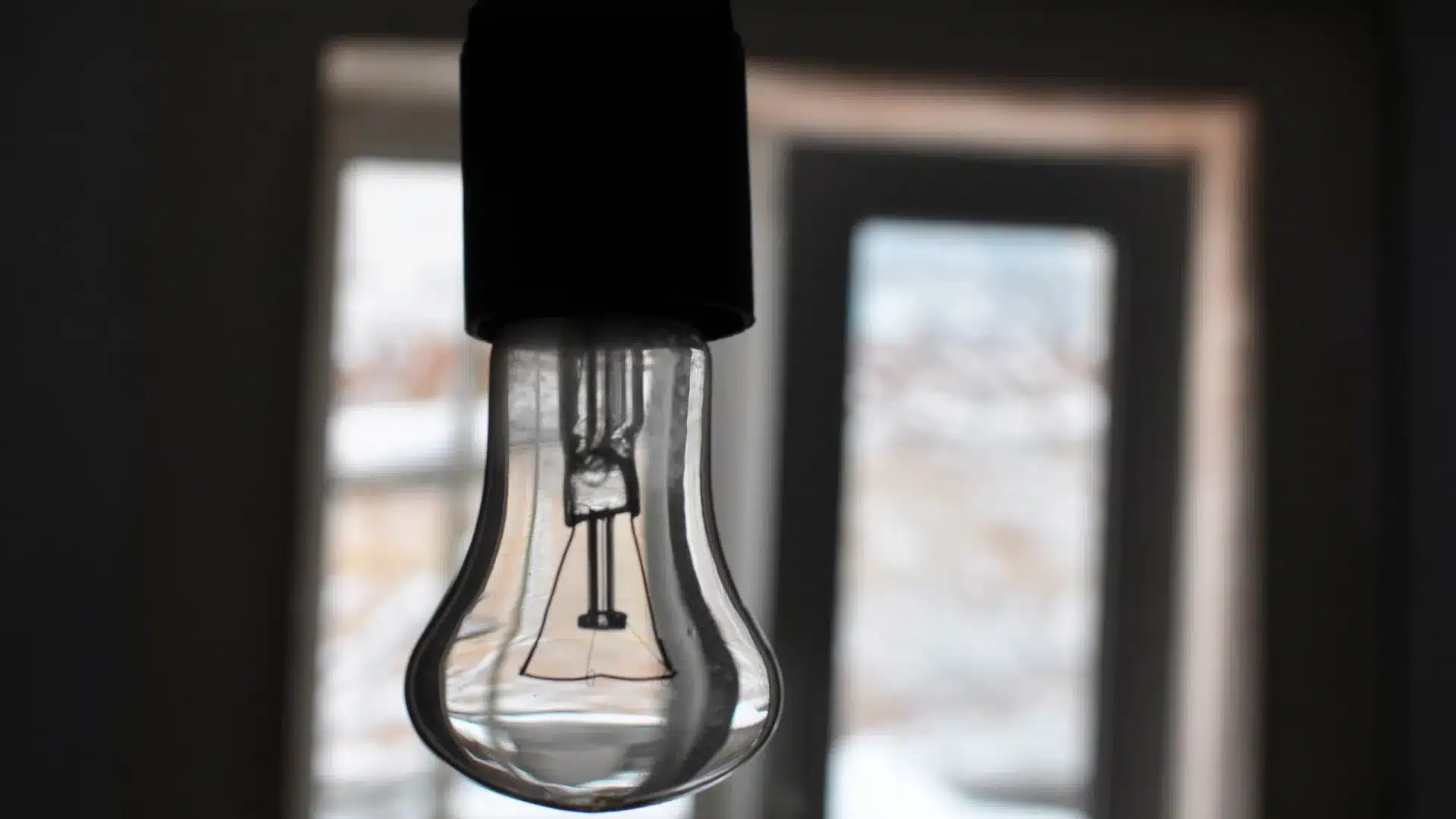 E-Redes enregistre de nouvelles pannes pendant la nuit. Plus de 160 000 encore sans électricité.