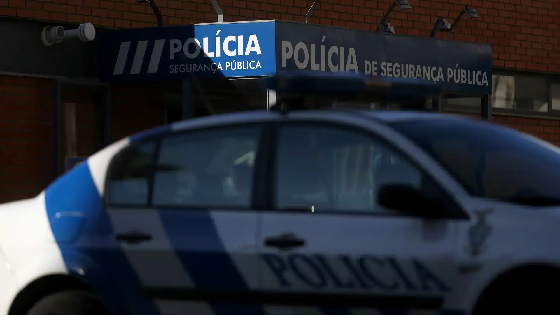 En 16 jours, un homme a braqué quatre établissements à Lisbonne. Il a été arrêté.