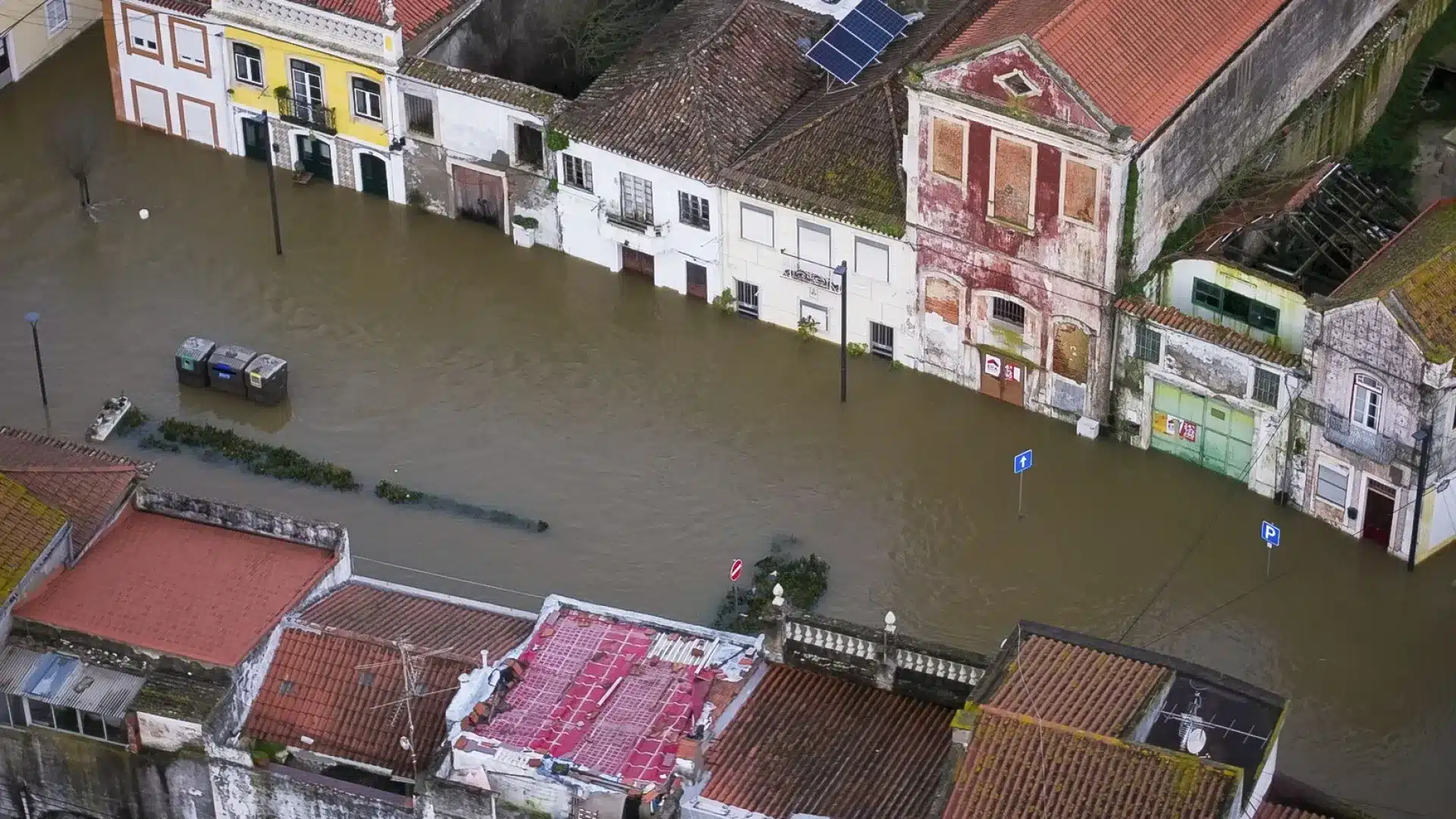 Équipements de la justice affectés par le mauvais temps obligent à une réorganisation.