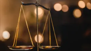 Femme condamnée à 6 ans pour crimes d'escroquerie et de falsification informatique