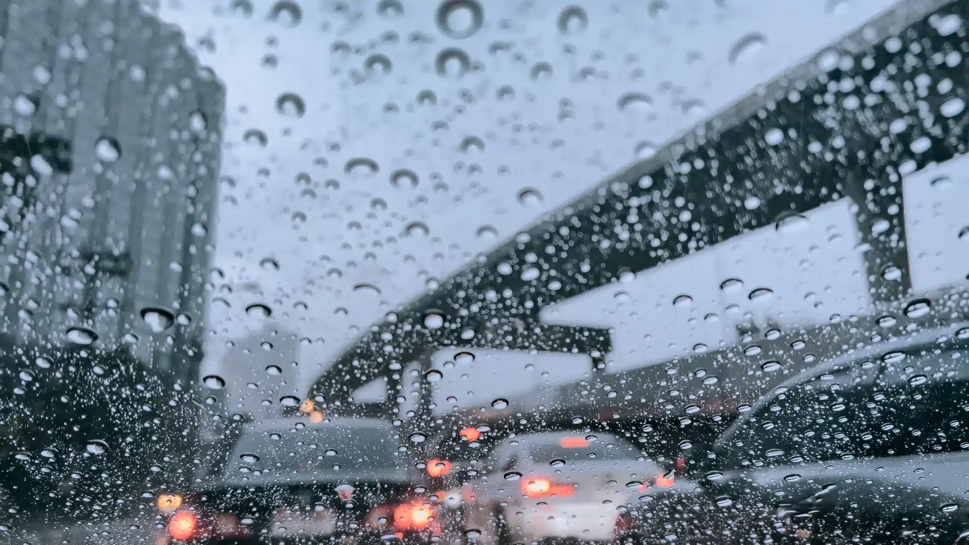 Glissement de terrain oblige à couper la EN 222 à Gaia