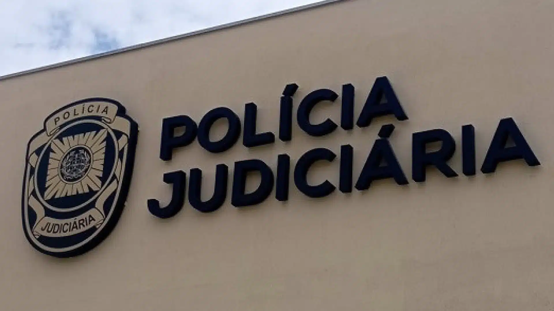 Homme arrêté après avoir agressé une sexagénaire. Victime avec "des blessures étendues"