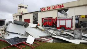 Il y a 17 corps de pompiers avec des casernes endommagées, déclare la Ligue.