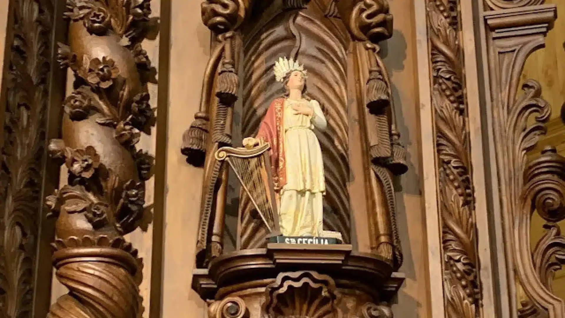 Ils attaquent une église et emportent une statue de sainte aux Açores. La police enquête.