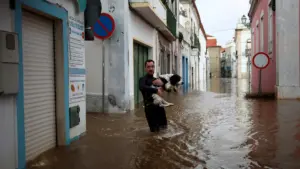 Inondations, destruction, panique et sauvetages. Les images de la calamité.